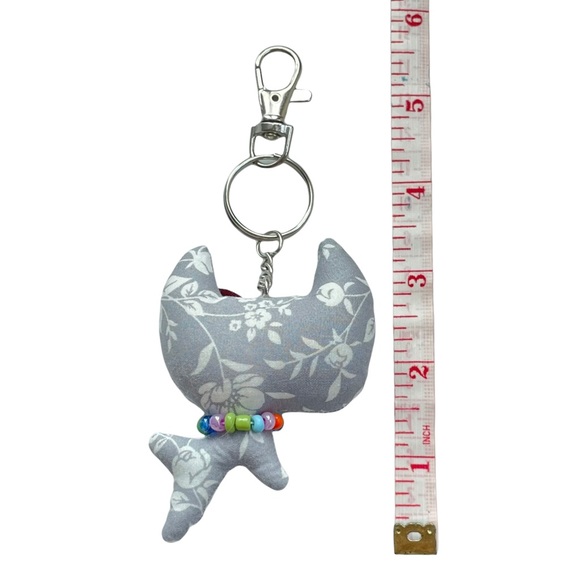 Handmade Gray Floral Big Head Kitty Cat Keychain Purse Charm - Picture 3 of 5